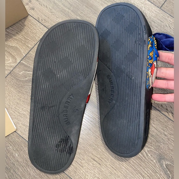 Burberry slides - Picture 2 of 6